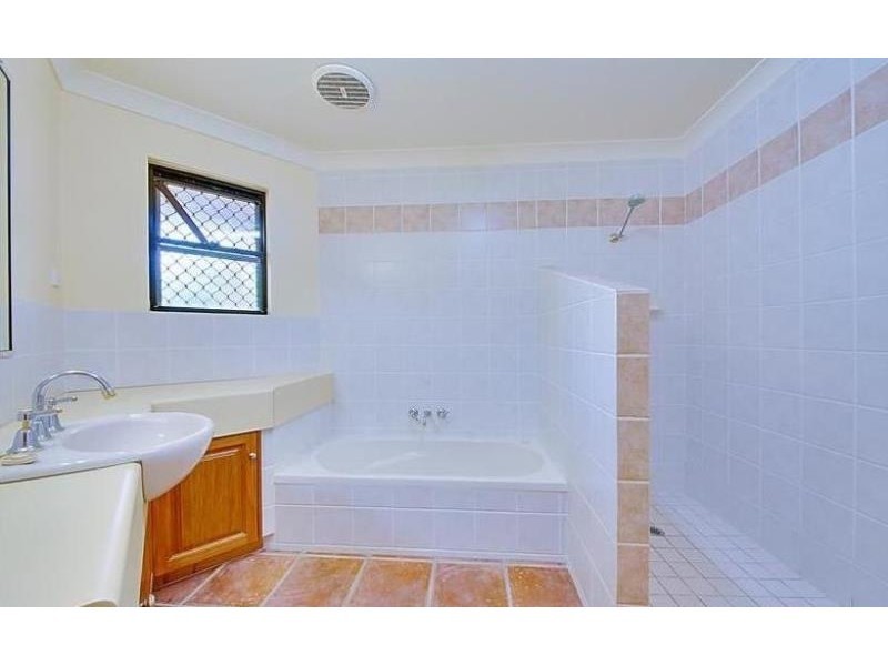 7 Samoa Street, Pacific Heights QLD 4703